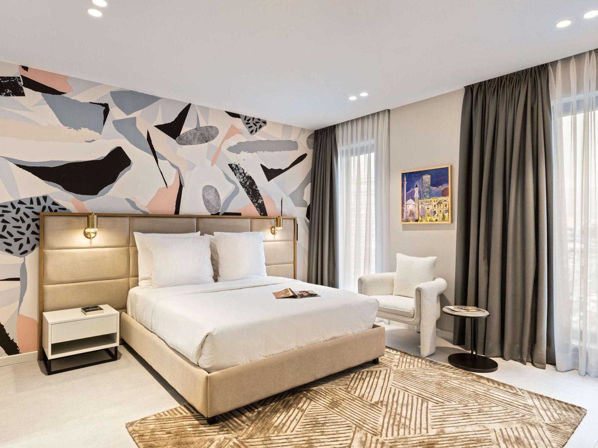 Mercure Tiranë Luaran gambar