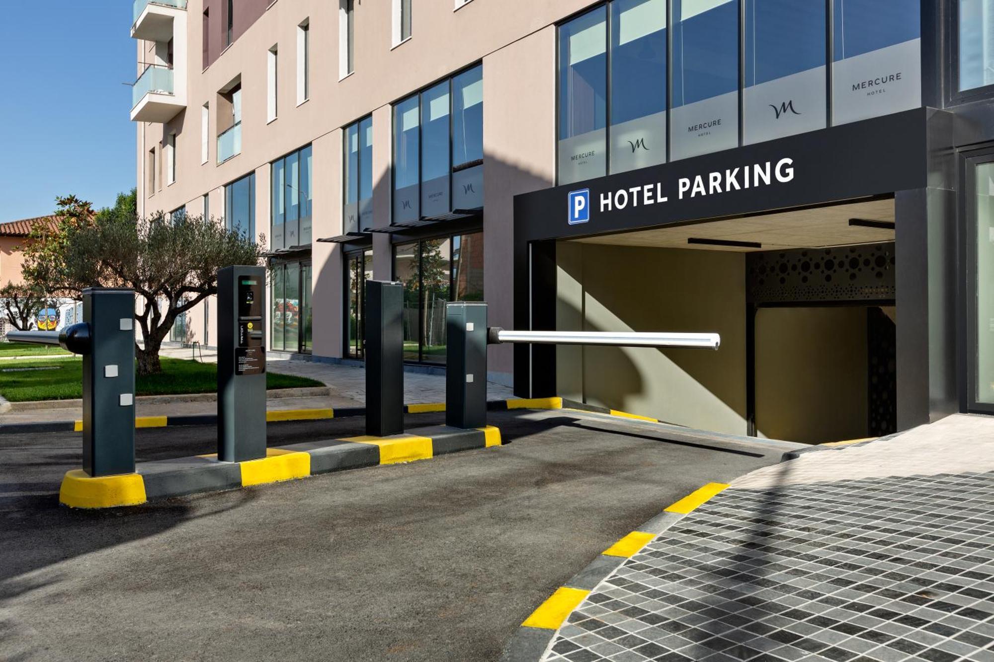 Mercure Tiranë Luaran gambar